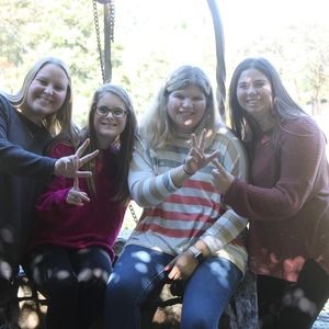 Meet your Posher, Kendra